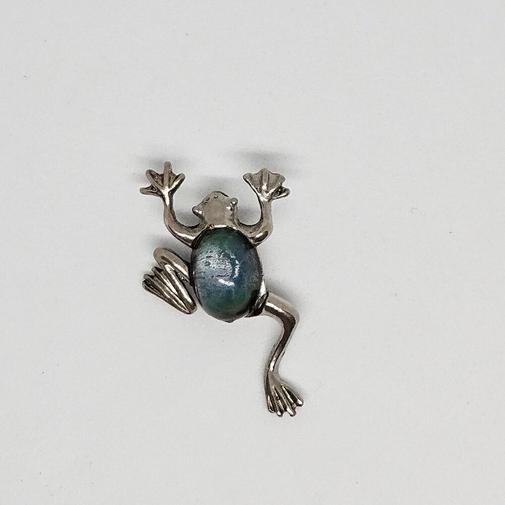 Silver Tone Frog Pendant Oval Shaped Glass Cabachon Body Jumping Climbing
